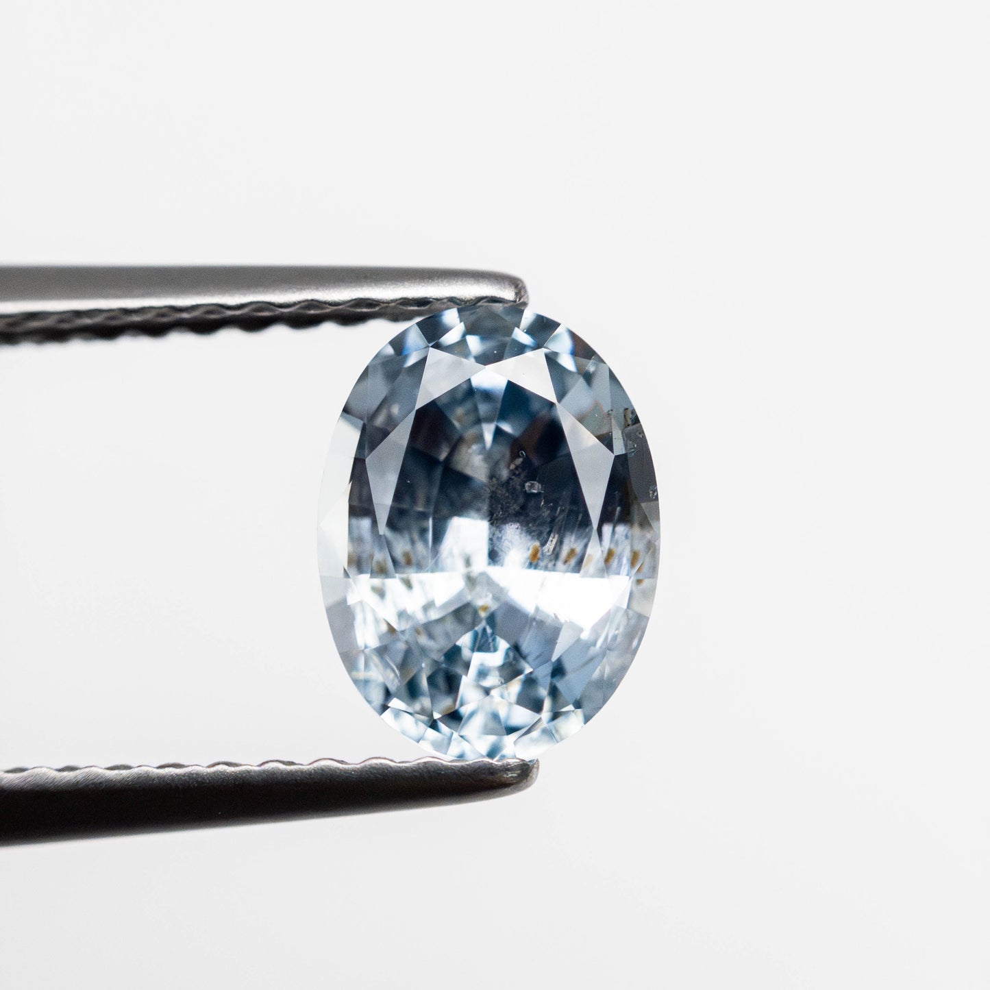 1.48ct 7.70x5.75x3.96mm Oval Brilliant Sapphire 23426-27