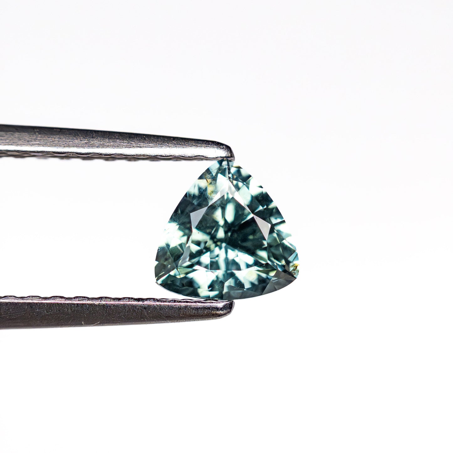 0.63ct 5.16x5.34x3.19mm Trillion Brilliant Sapphire 23692-01