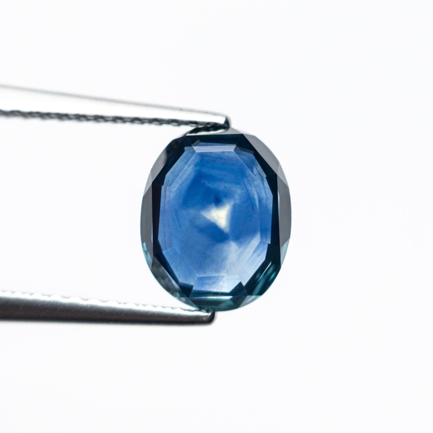 1.92ct 8.42x6.83x2.82mm Oval Portrait Cut Sapphire 24197-04