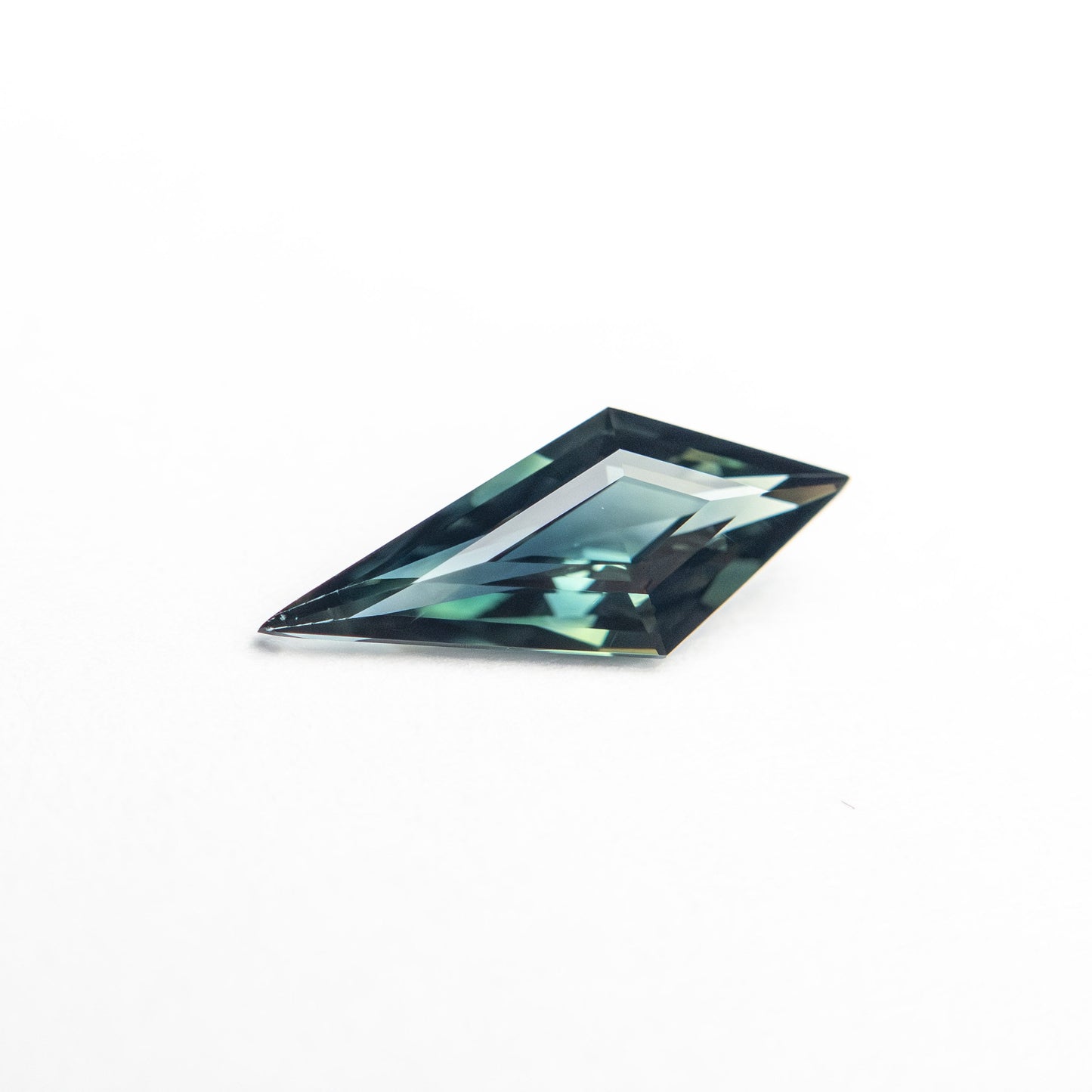 0.45ct 9.57x3.98x2.26mm Kite Step Cut Sapphire 25740-27