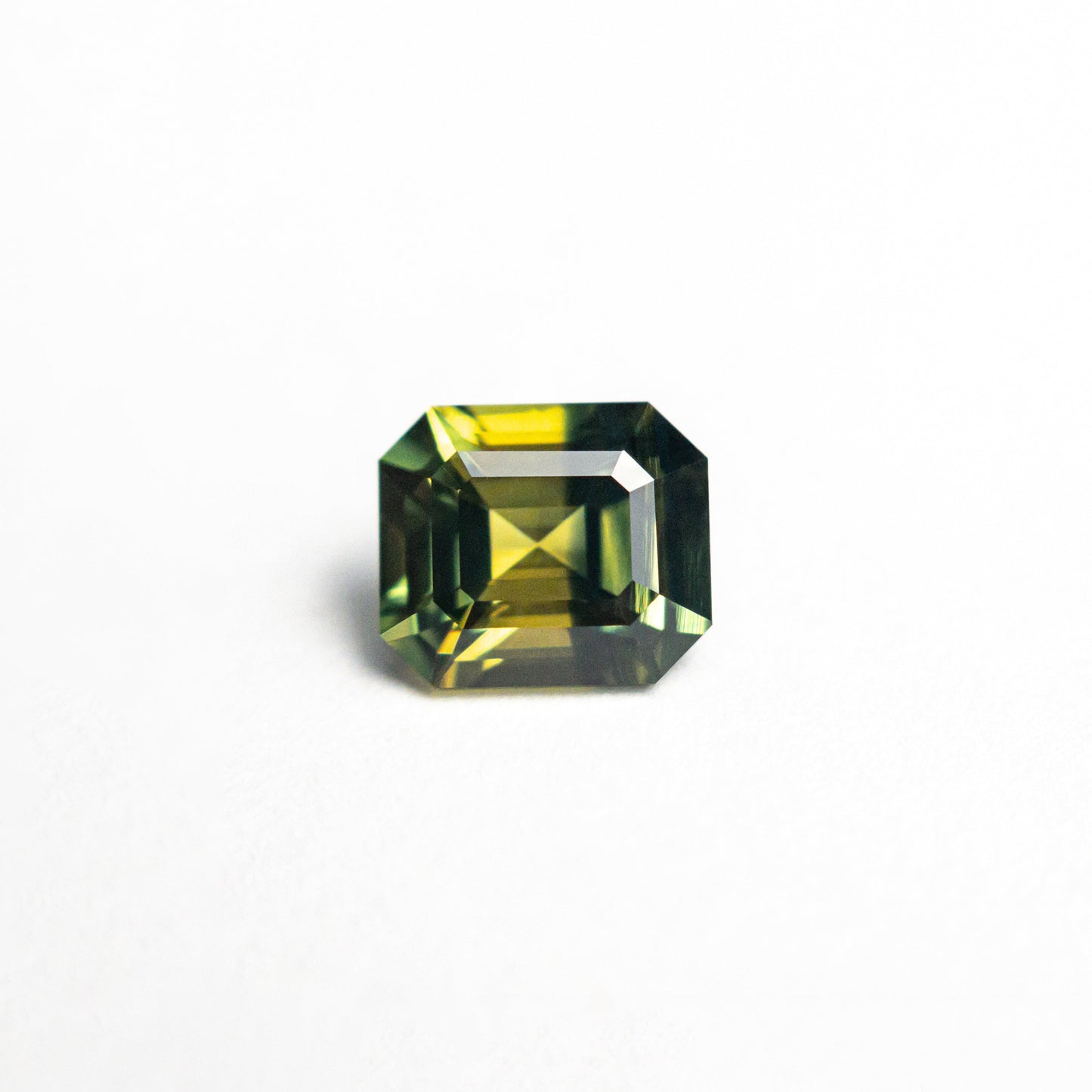 1.05ct 5.99x5.15x3.72mm Cut Corner Rectangle Step Cut Sapphire 26328-15