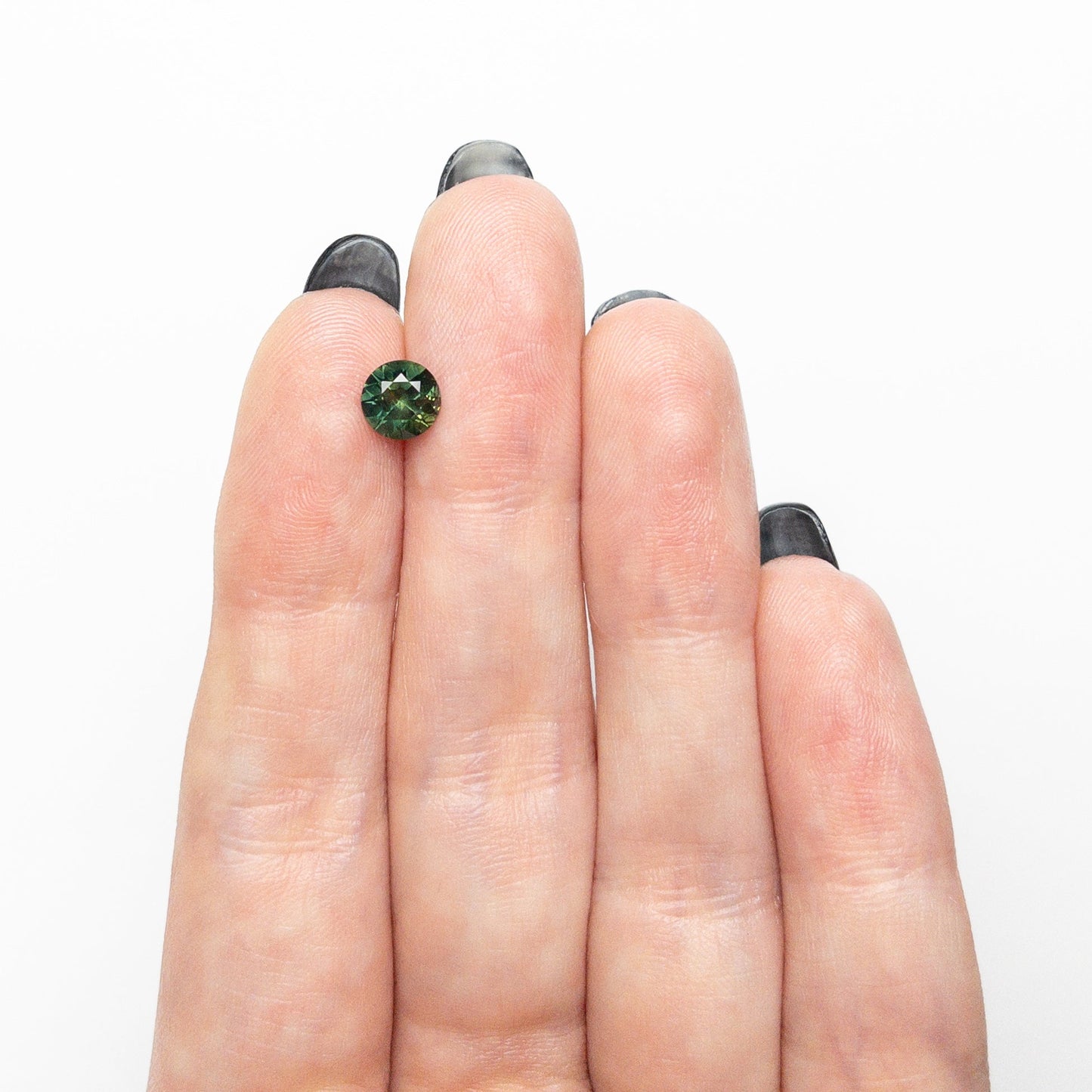 0.98ct 5.92x5.87x3.92mm Round Brilliant Sapphire 26493-08