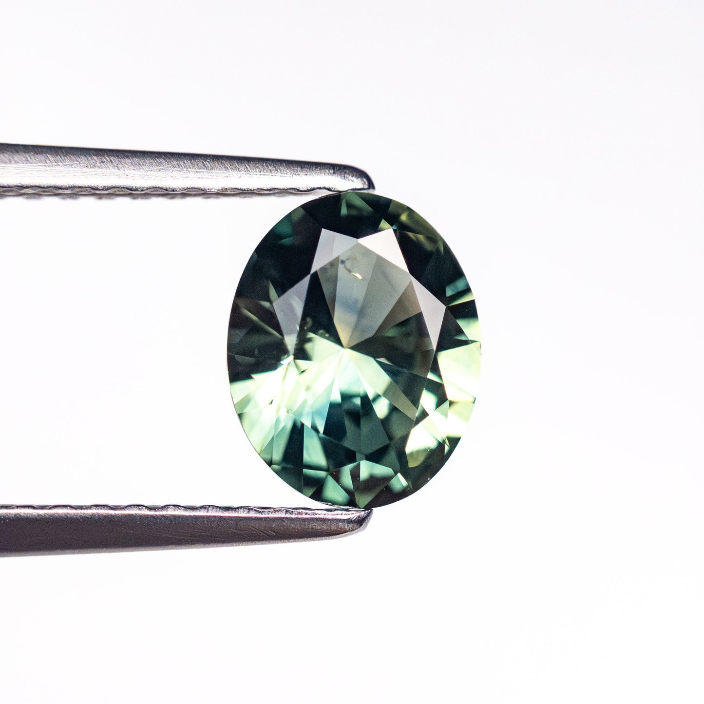 1.23ct 7.49x6.03x3.67mm Oval Brilliant Sapphire 26525-02