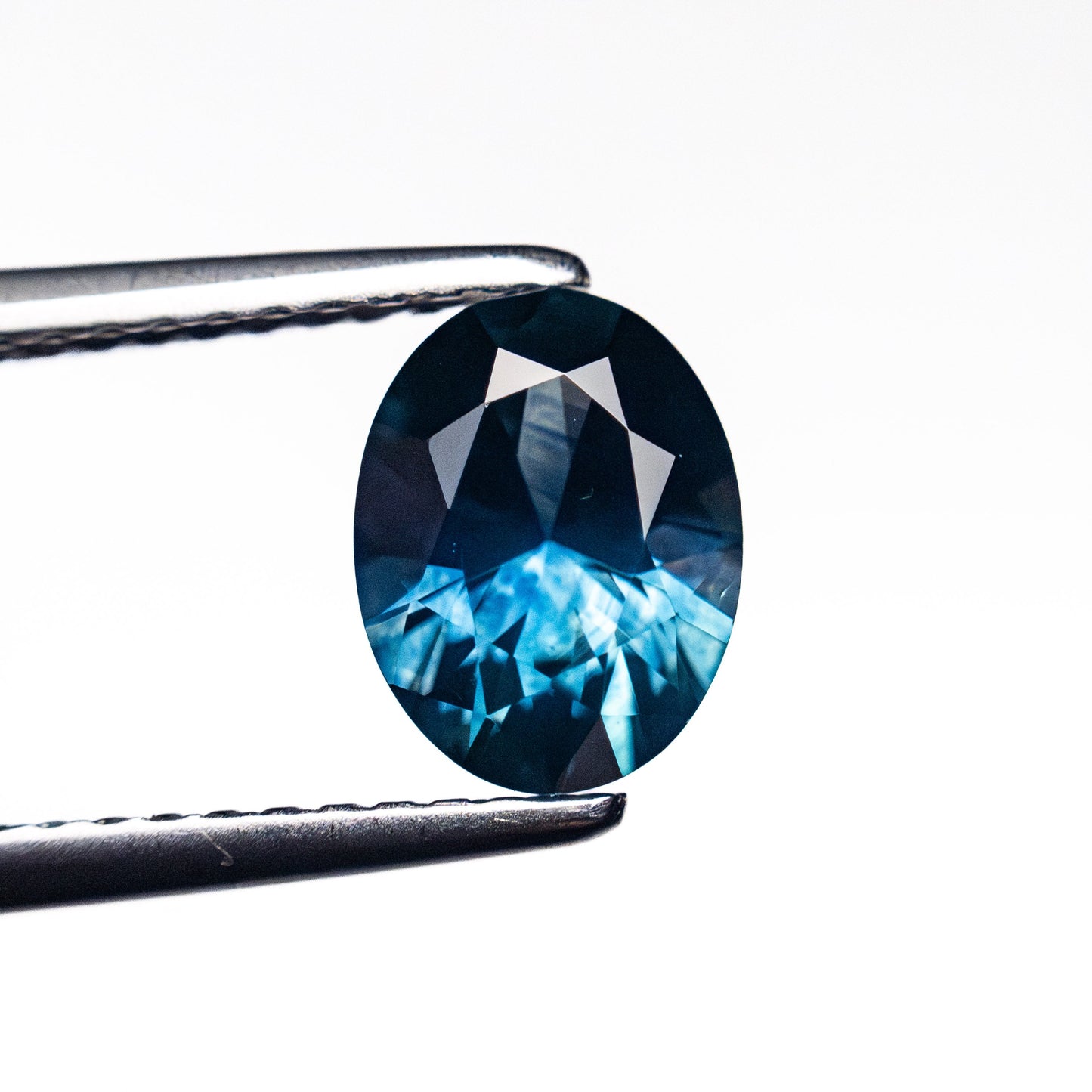 1.37ct 7.70x5.86x4.14mm Oval Brilliant Sapphire 26527-12