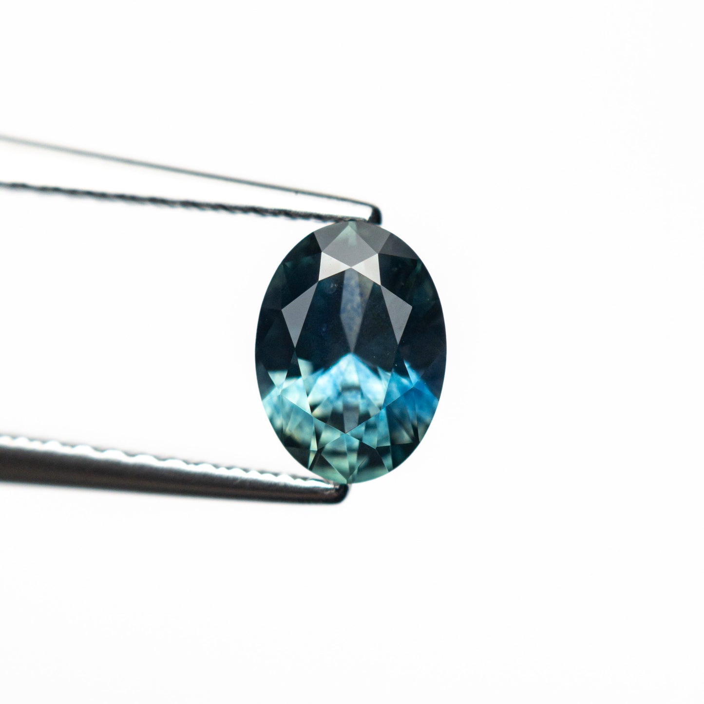 0.94ct 6.99x5.09x3.48mm Oval Brilliant Sapphire 26527-18