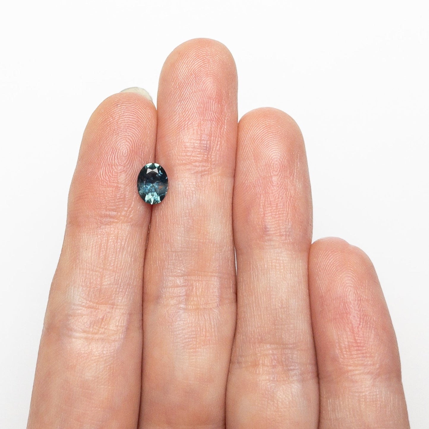 0.88ct 6.74x5.10x3.46mm Oval Brilliant Sapphire 26527-20