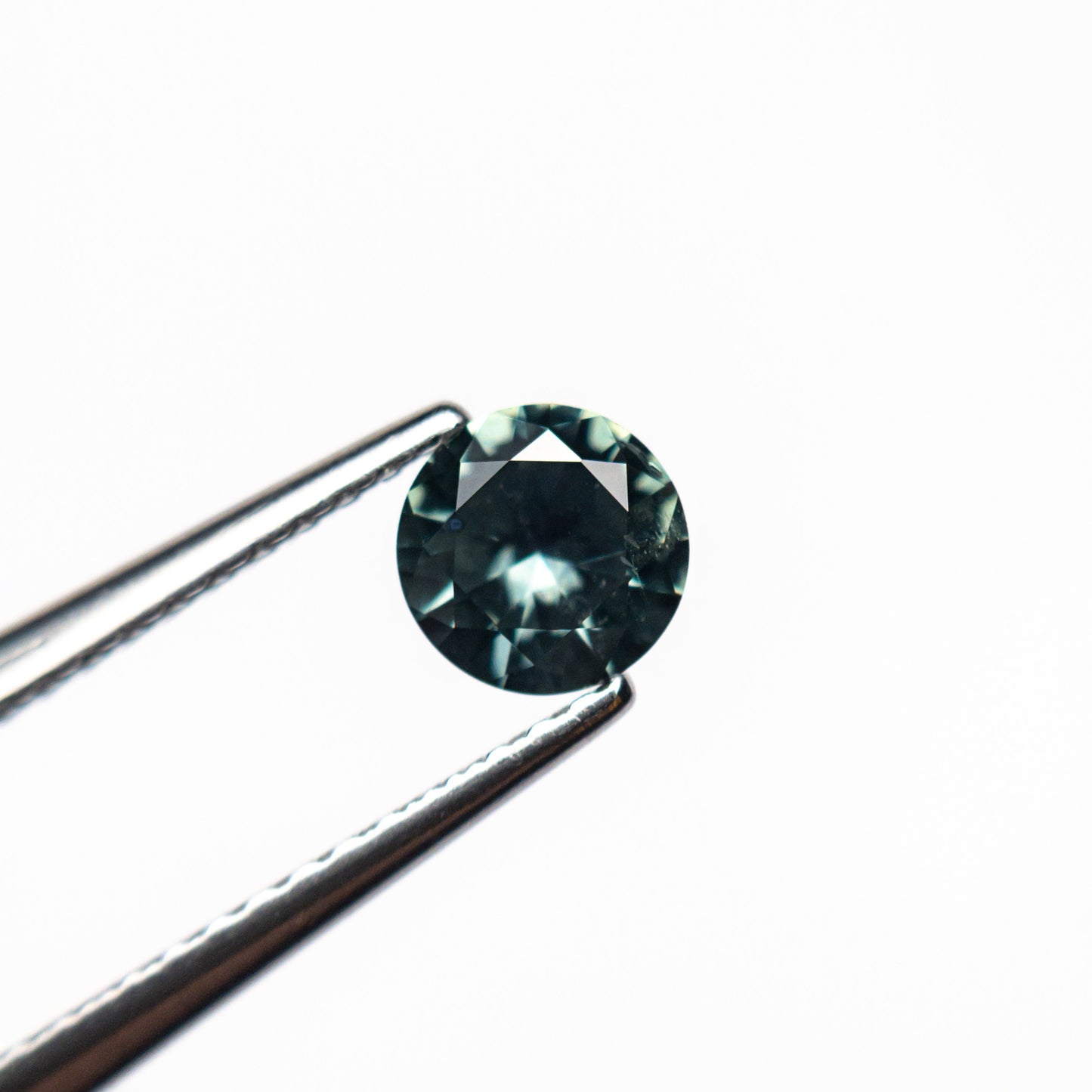 0.53ct 4.96x4.94x2.90mm Round Brilliant Sapphire 26556-26