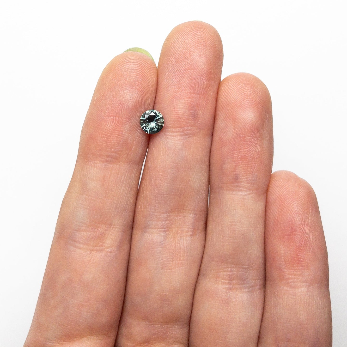 0.53ct 4.96x4.94x2.90mm Round Brilliant Sapphire 26556-26