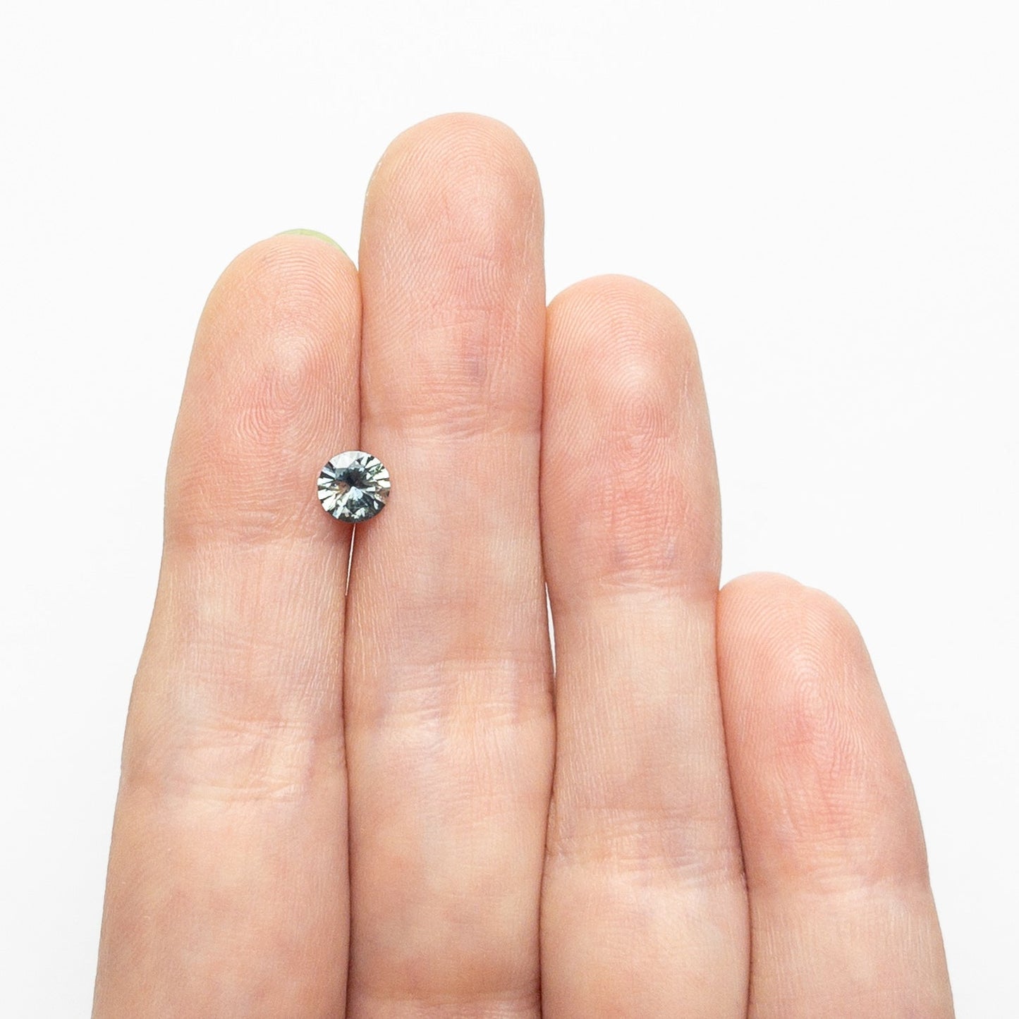 0.64ct 5.27x5.20x3.21mm Round Brilliant Sapphire 26556-32