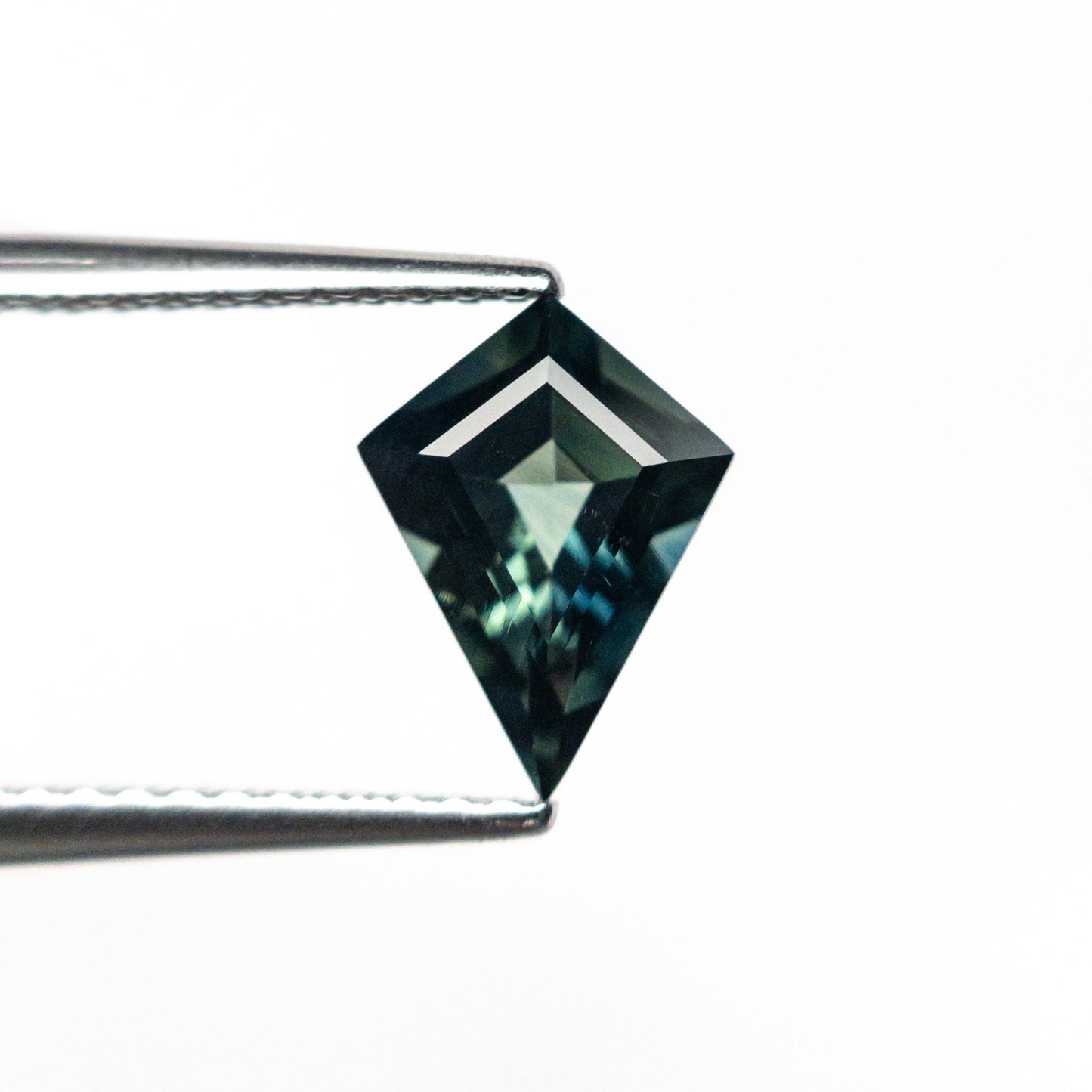 1.06ct 8.89x6.62x3.54mm Kite Step Cut Sapphire 26633-03