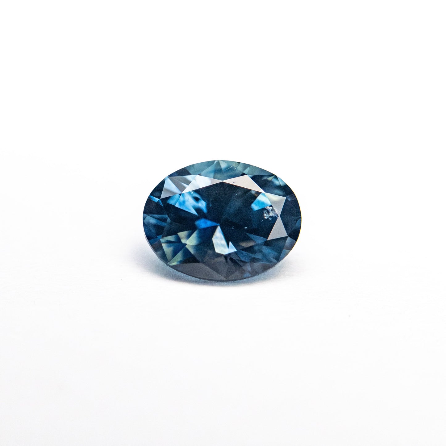 0.69ct 5.93x4.58x3.35mm Oval Brilliant Sapphire 26667-05