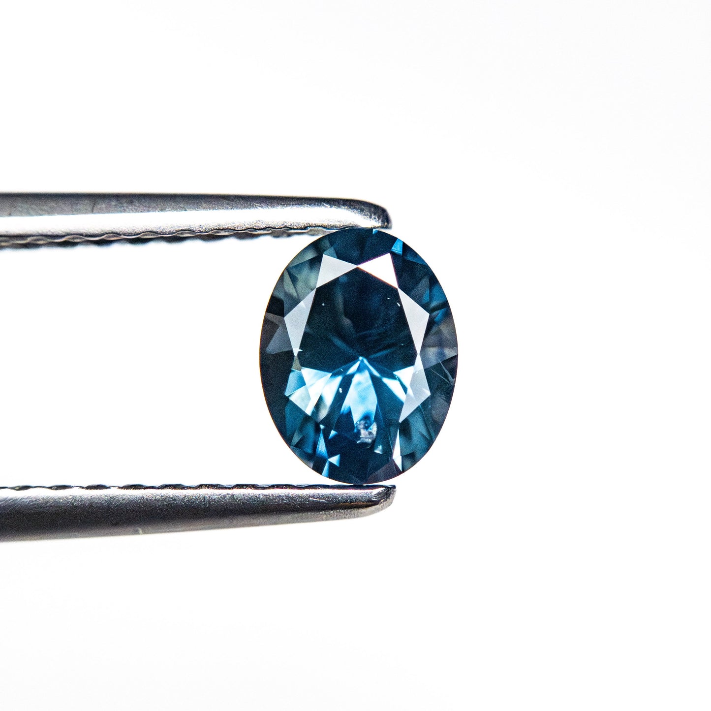0.69ct 5.93x4.58x3.35mm Oval Brilliant Sapphire 26667-05
