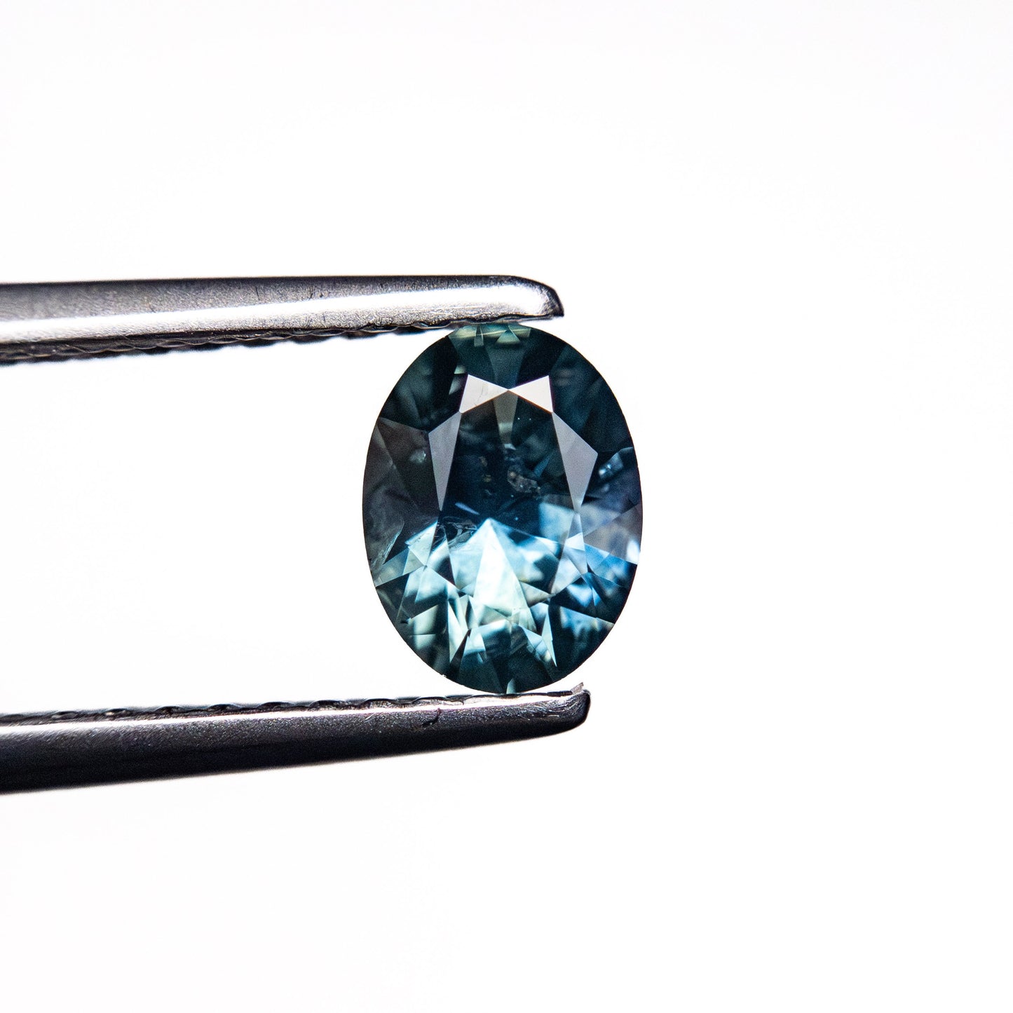 0.66ct 6.11x4.59x3.26mm Oval Brilliant Sapphire 26667-08