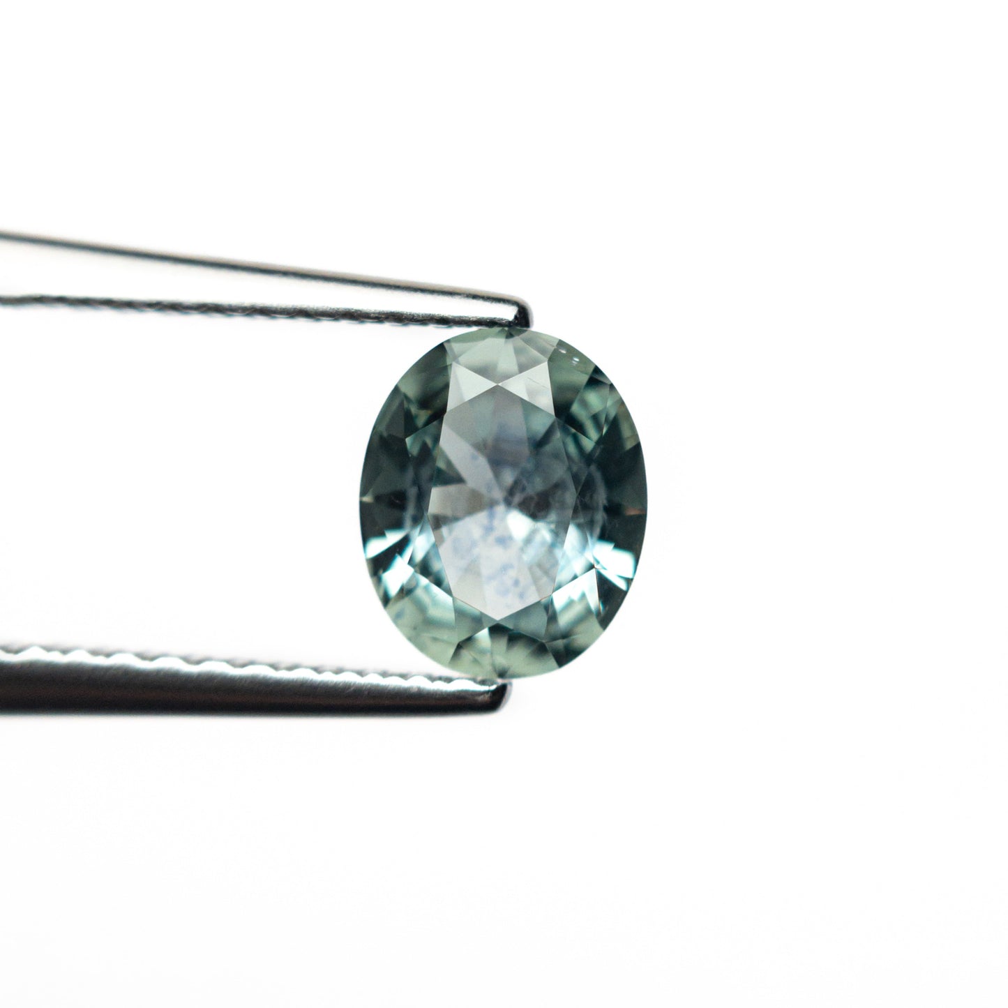 0.81ct 6.63x5.51x2.97mm Oval Brilliant Sapphire 26668-25