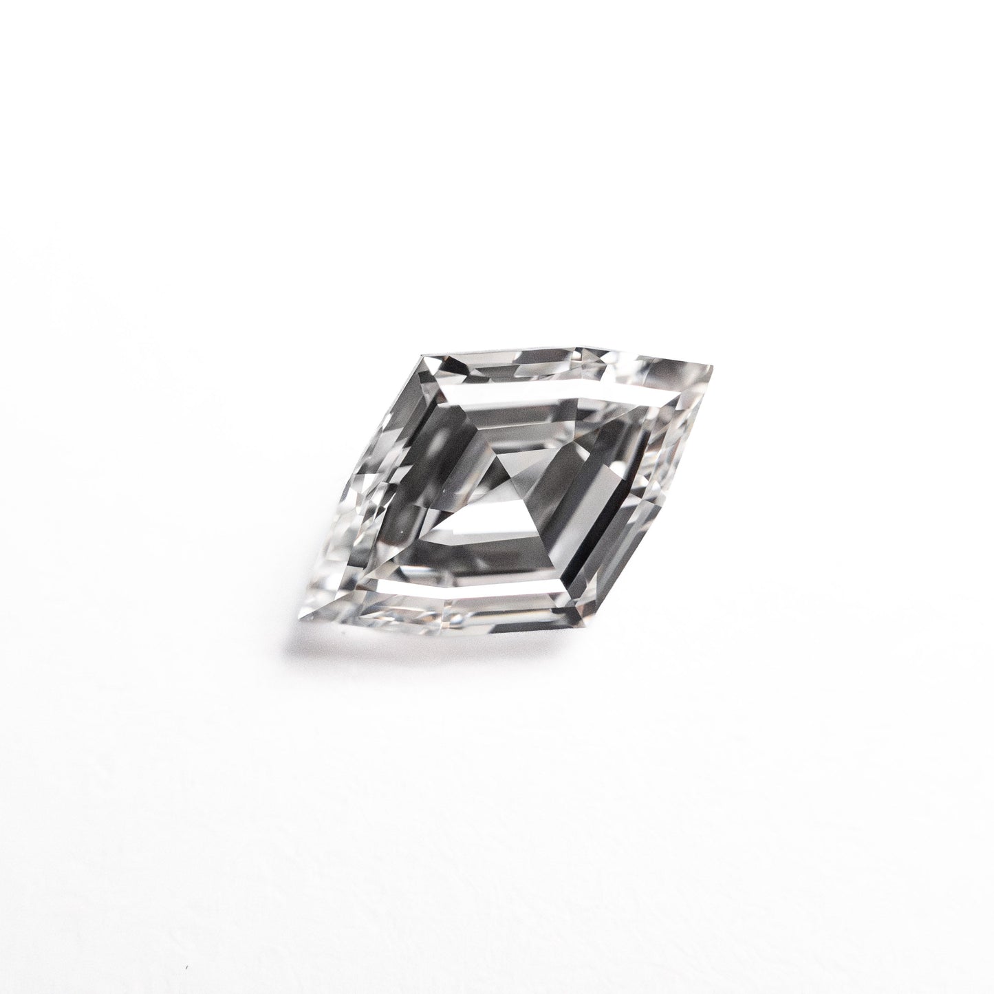 0.70ct 8.17x5.34x2.77mm GIA VS2 F Lozenge Step Cut 26746-02