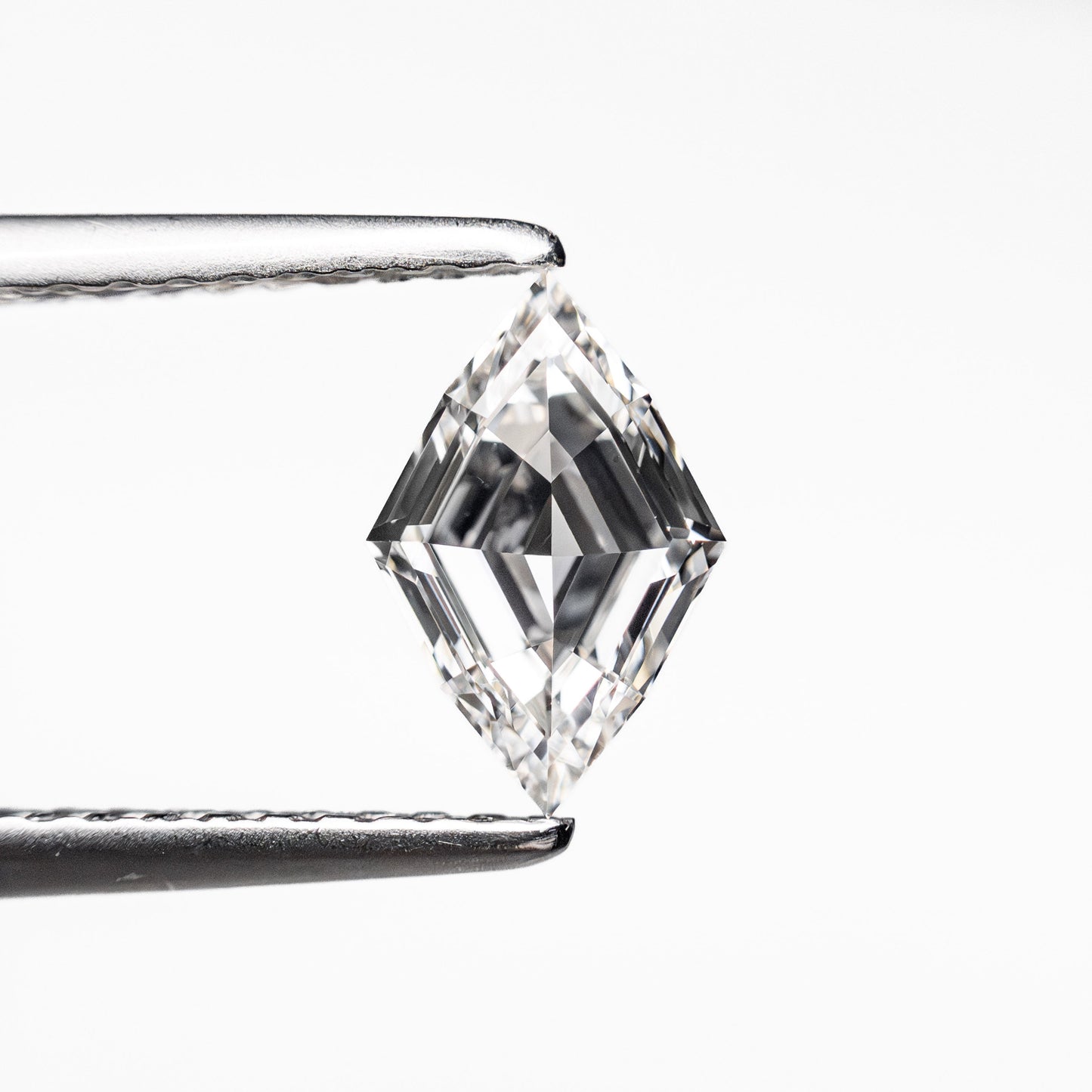 0.70ct 8.17x5.34x2.77mm GIA VS2 F Lozenge Step Cut 26746-02