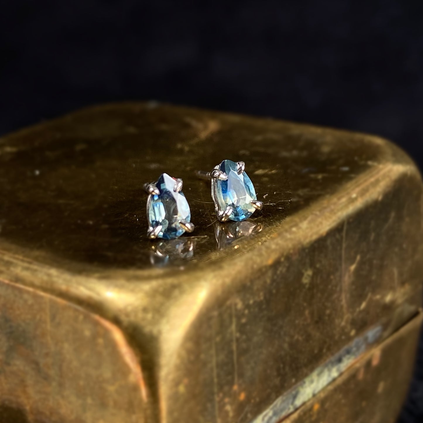 Parti Sapphire Studs (white gold)