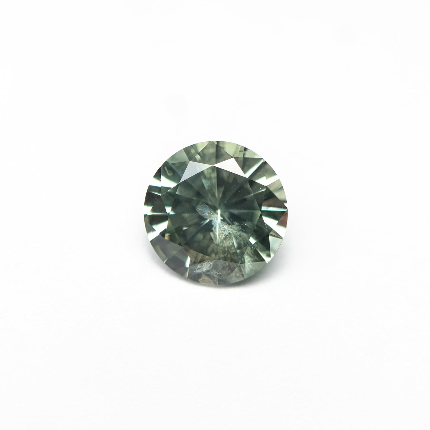 0.76ct 5.55x5.22x3.43mm Round Brilliant Sapphire 26134-03