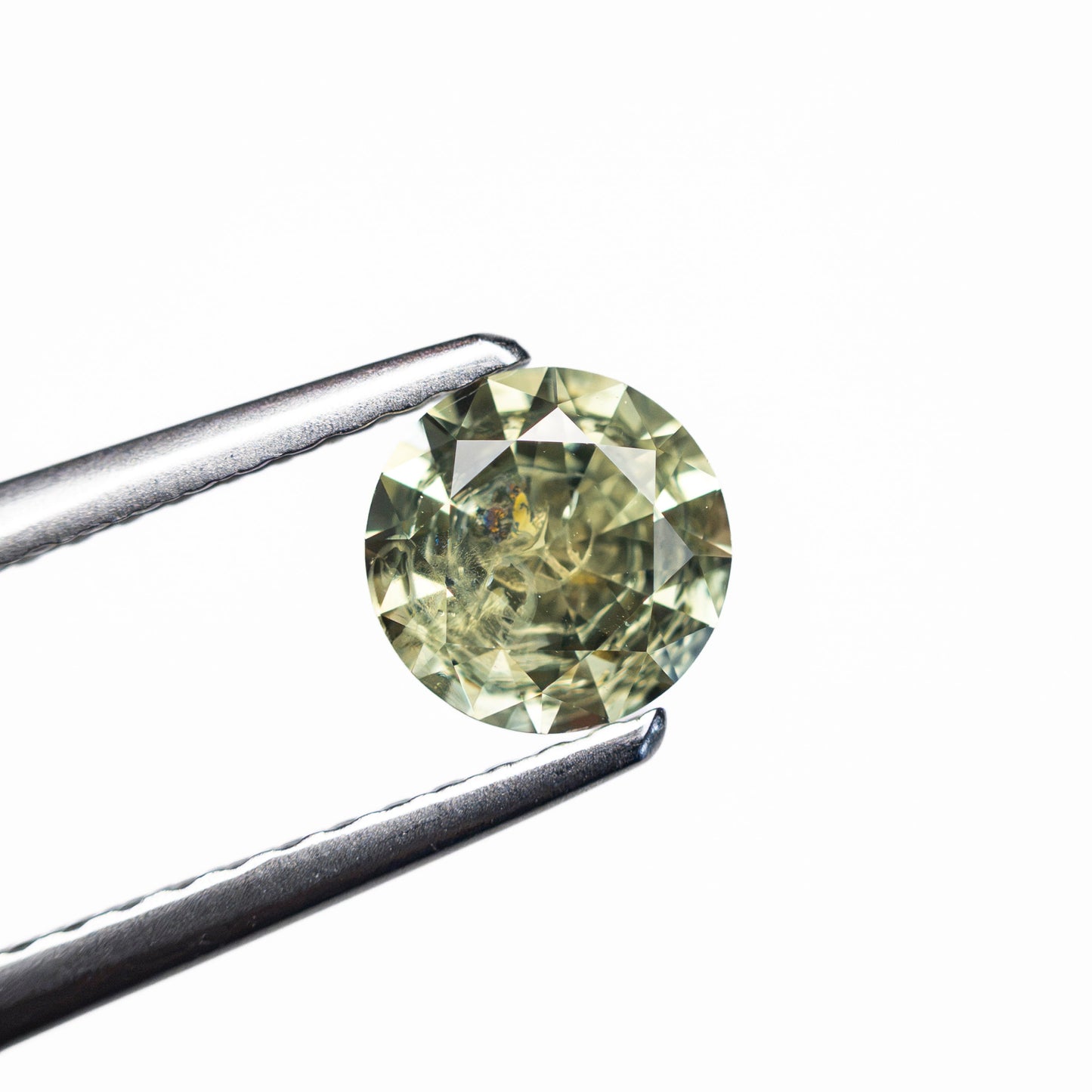 0.78ct 5.57x5.57x3.58mm Round Brilliant Sapphire 26134-12