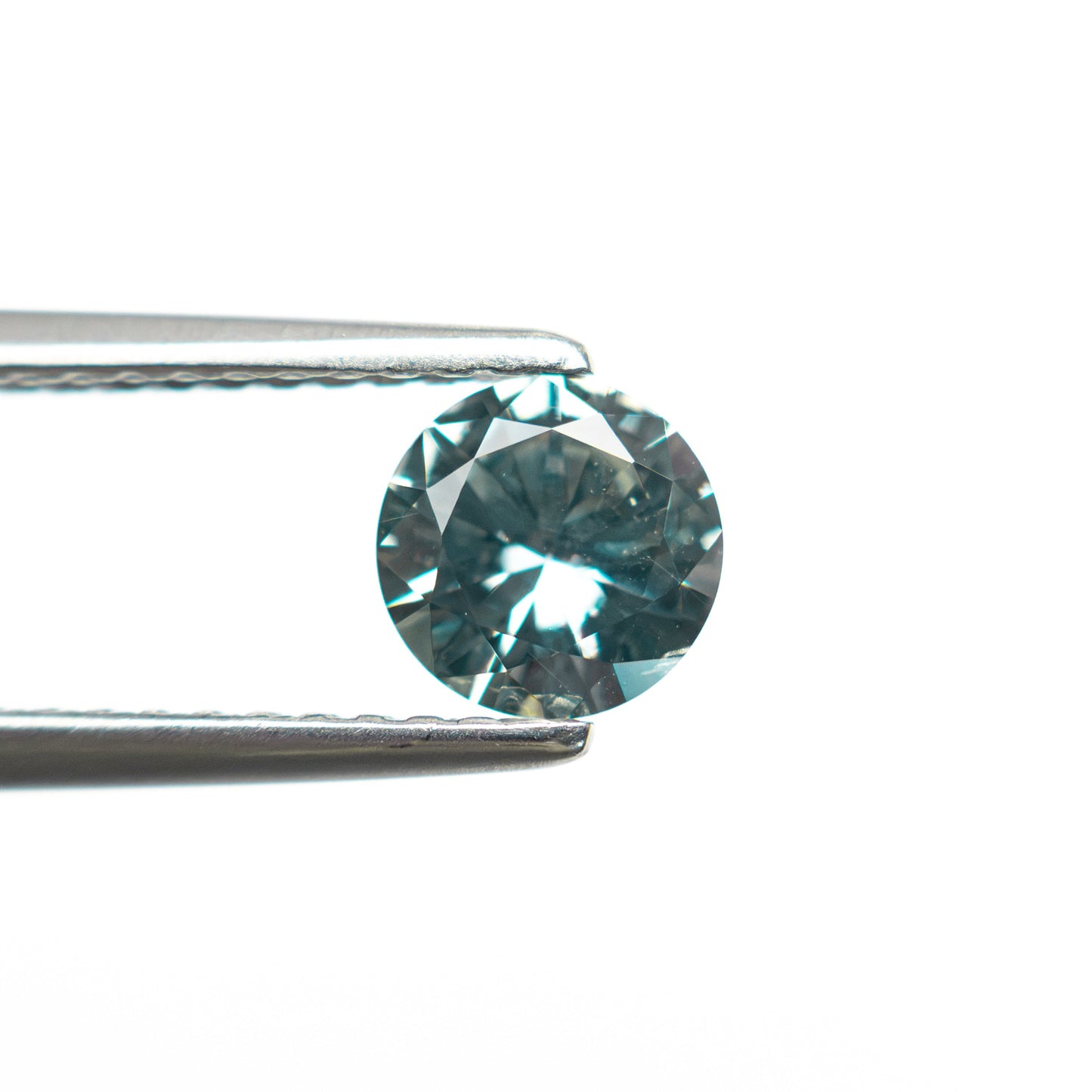 0.77ct 5.53x5.50x3.33mm Round Brilliant Sapphire 26134-22