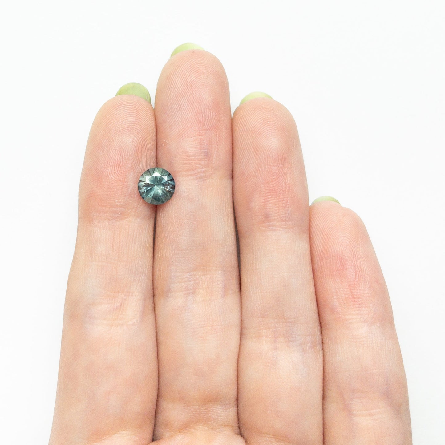 1.33ct 6.68x6.63x4.30mm Round Brilliant Sapphire 26524-20