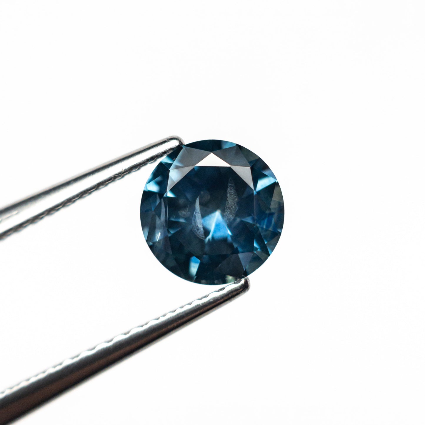 1.28ct 6.58x6.54x3.99mm Round Brilliant Sapphire 26524-28