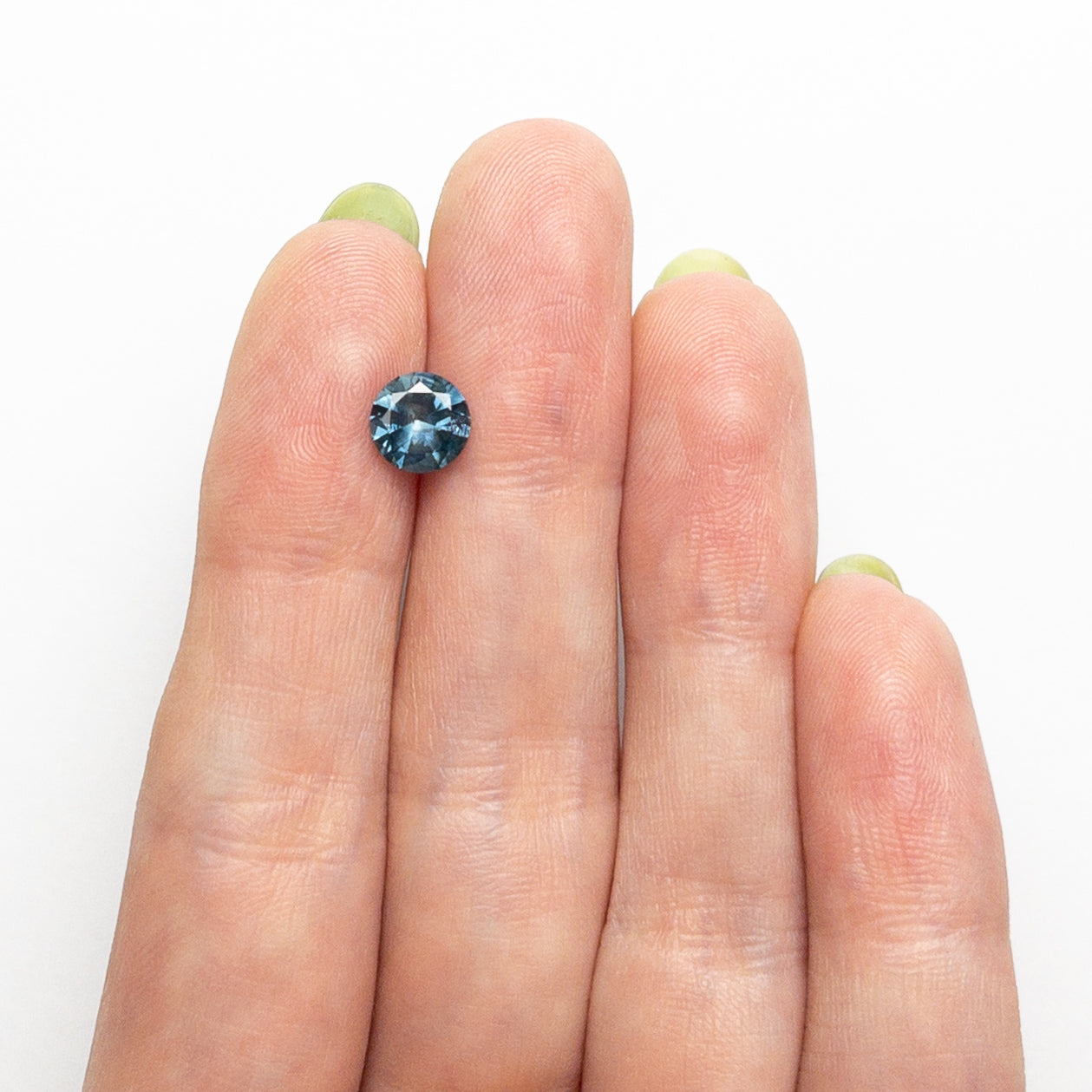 1.28ct 6.58x6.54x3.99mm Round Brilliant Sapphire 26524-28