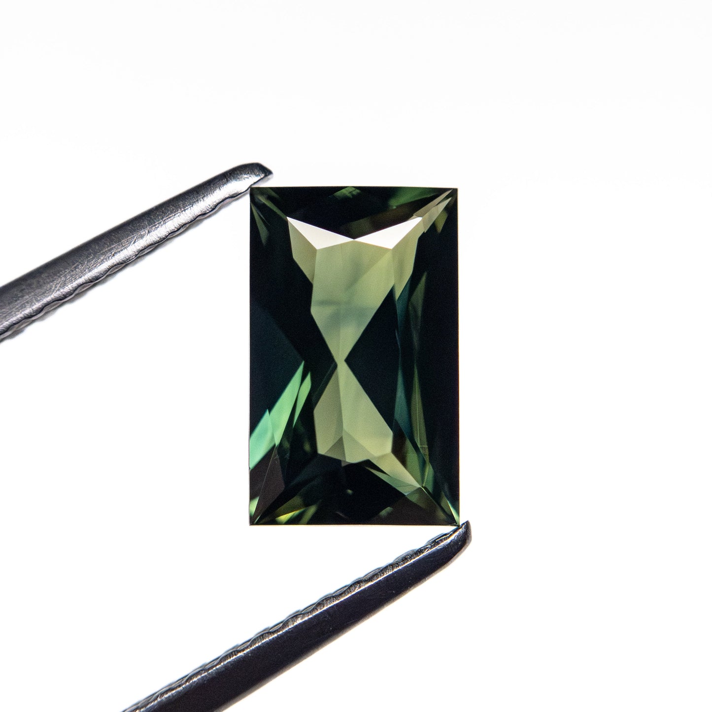 1.31ct 8.07x4.99x3.34mm Rectangle Brilliant Sapphire 26627-02