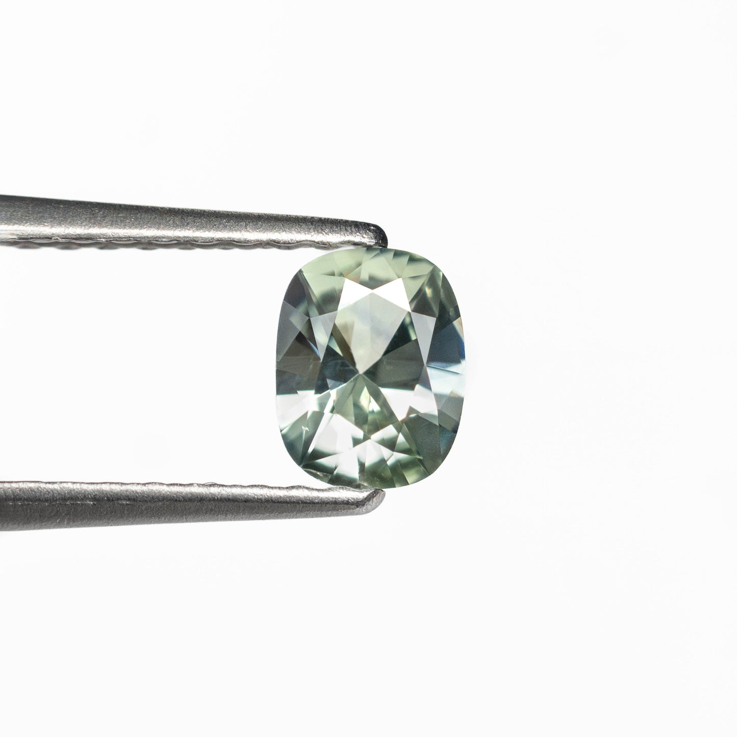 0.41ct 5.15x4.04x2.54mm Cushion Brilliant Sapphire 26766-05