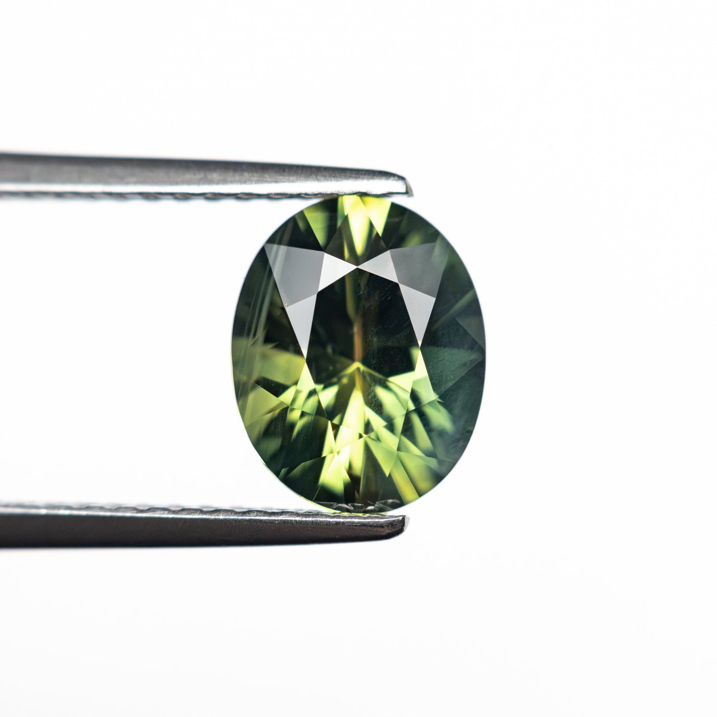 1.86ct 8.41x6.76x4.80mm Oval Brilliant Sapphire 27332-01