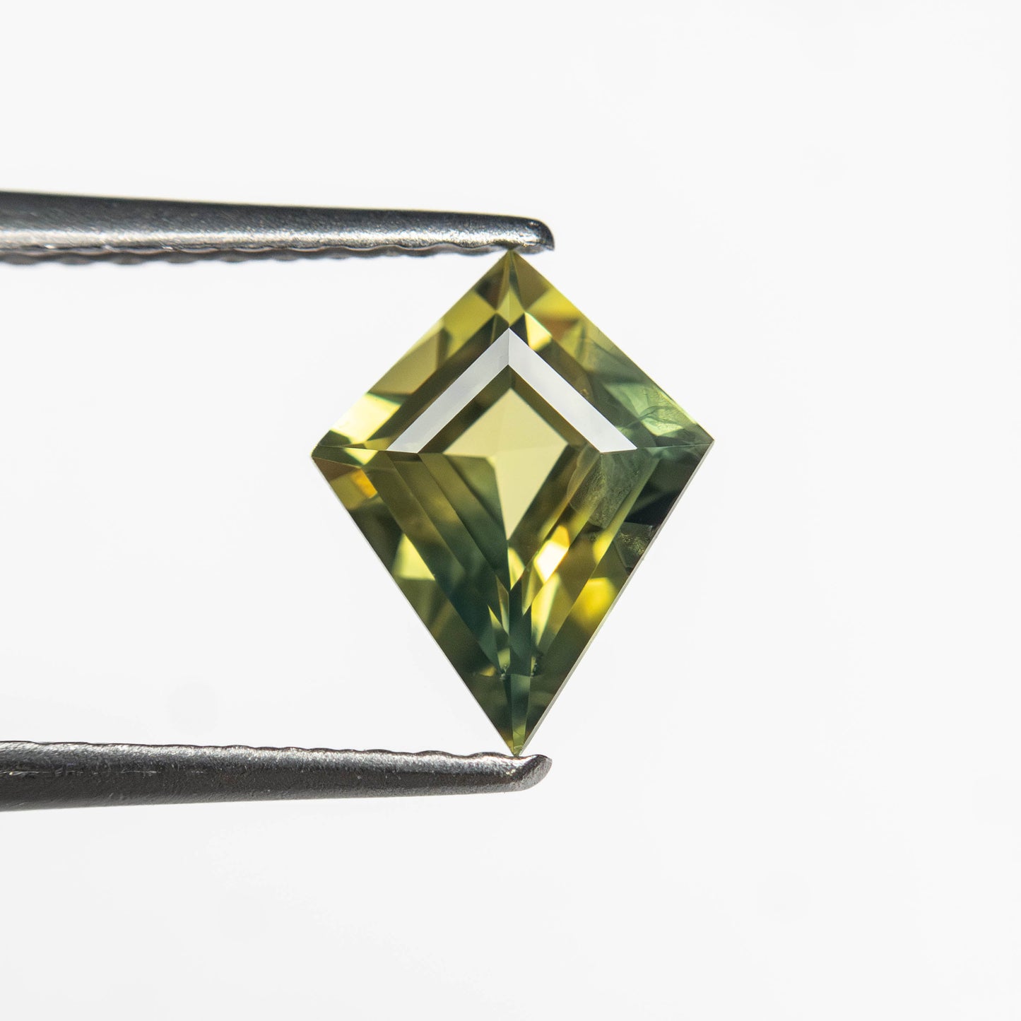 0.81ct 7.98x6.34x3.11mm Kite Step Cut Sapphire 27363-11