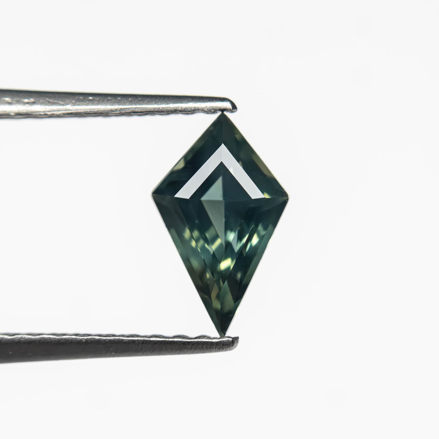 0.67ct 8.12x4.94x3.15mm Kite Step Cut Sapphire 27363-15