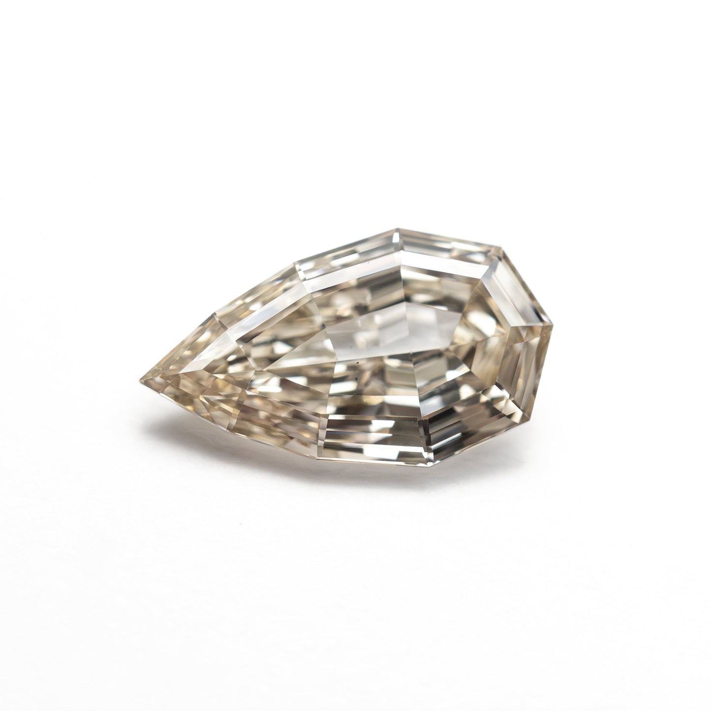 1.02ct 9.64x5.60x2.76mm VS2 U-V Geo Pear Step Cut 🇿🇦 27518-16