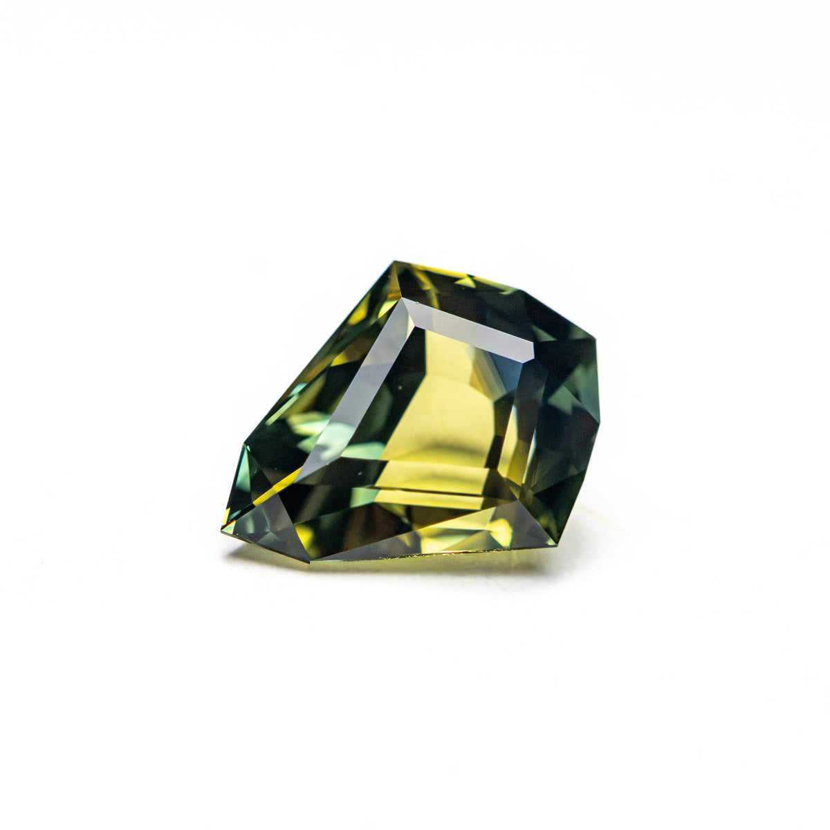 1.45ct 8.73x6.89x3.50mm Kite Brilliant Sapphire 27766-04