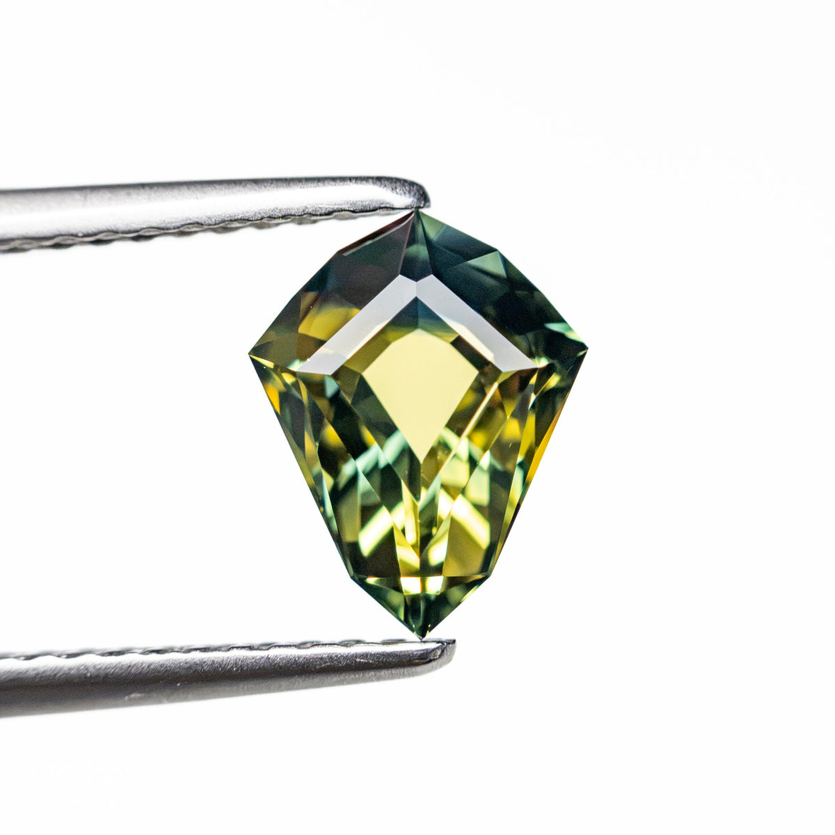 1.45ct 8.73x6.89x3.50mm Kite Brilliant Sapphire 27766-04