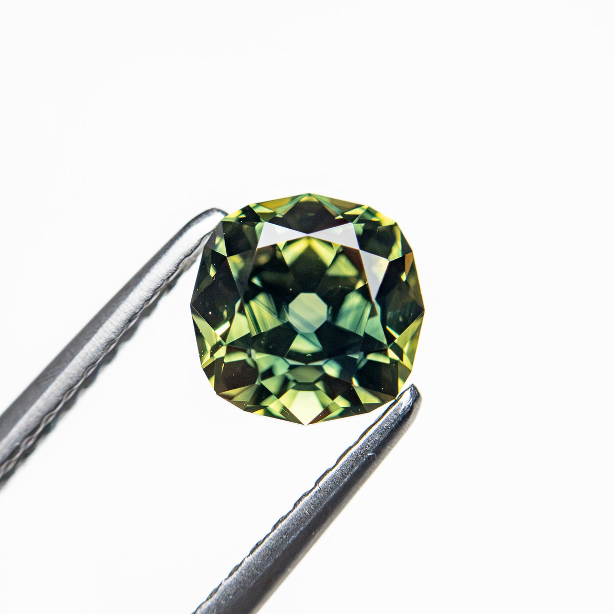 1.41ct 6.32x6.31x4.06mm Modern Antique Geo Cushion Brilliant Sapphire 27766-12