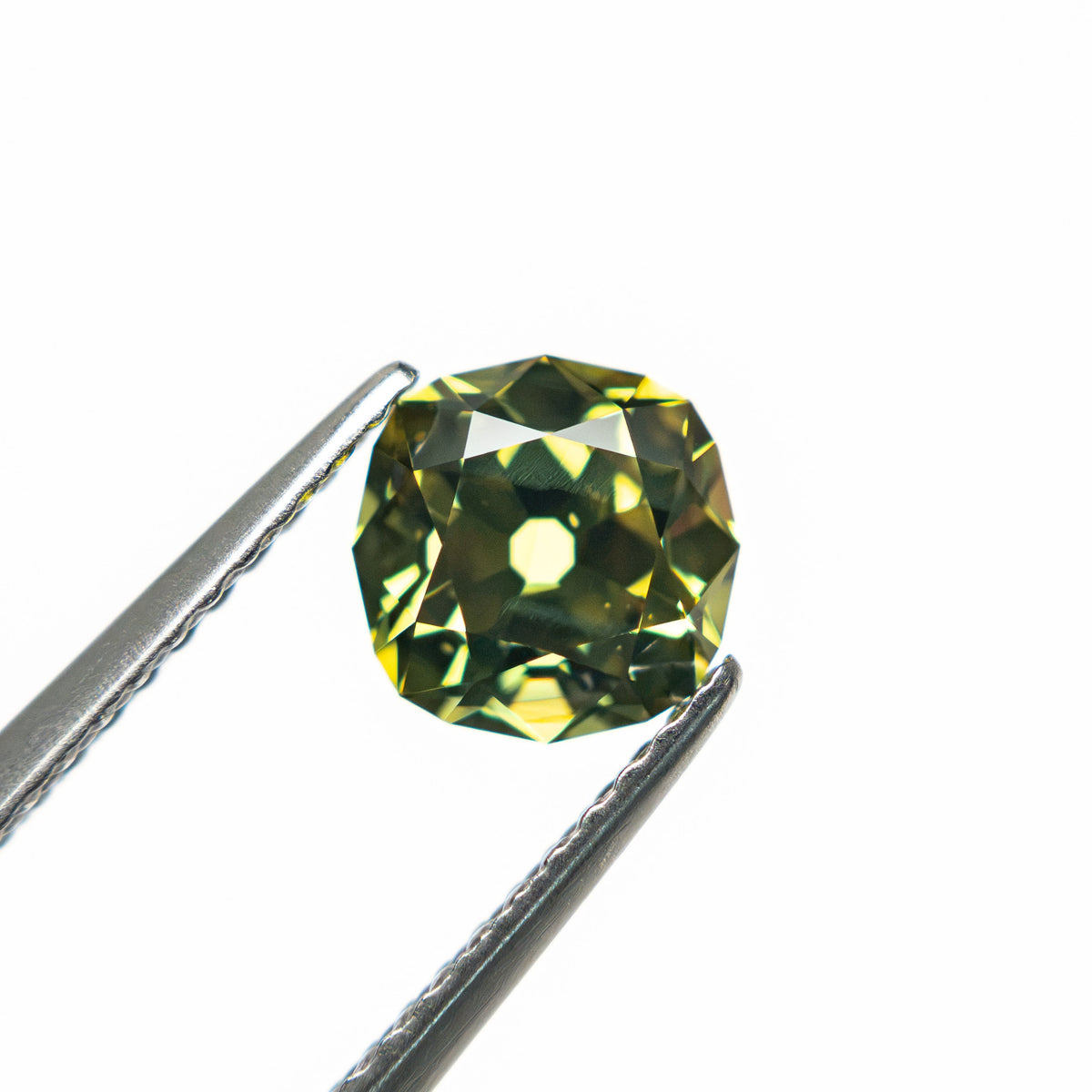 1.37ct 6.31x6.34x4.00mm Modern Antique Geo Cushion Brilliant Sapphire 27766-13