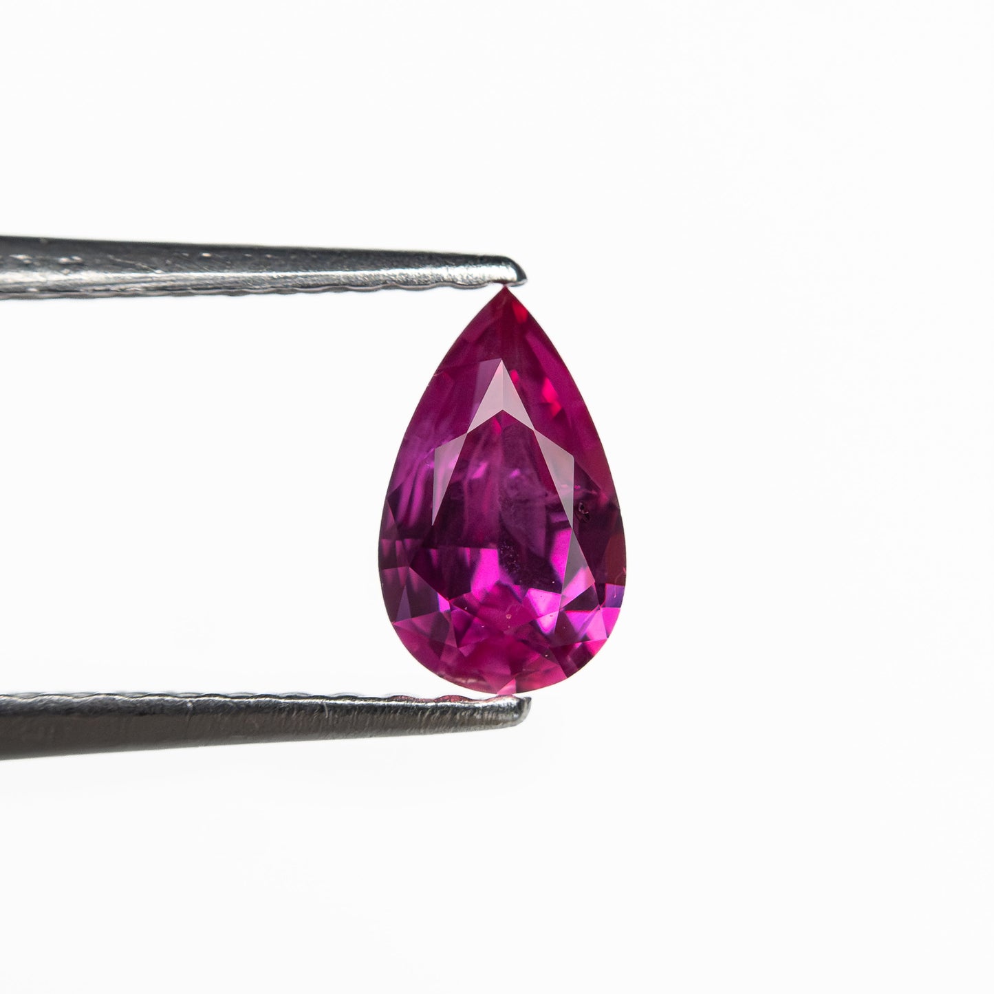 0.50ct 6.67x4.04x2.59mm Pear Brilliant Sapphire 27956-22