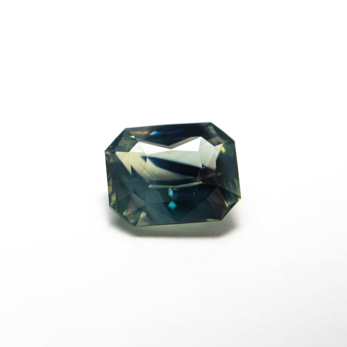 1.06ct 6.10x4.79x3.47mm Cut Corner Rectangle Brilliant Sapphire 28225-01